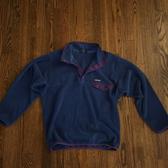 Patagonia fleece button up sweater - Picture 2 of 3
